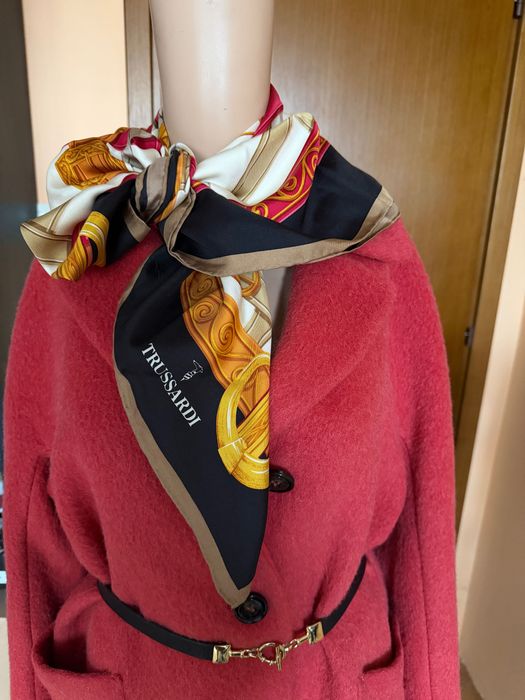 Голям копринен шал Trussardi
