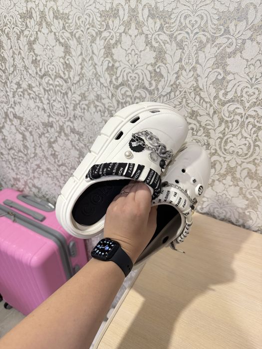 Кроксы с джибитсами 4000тг