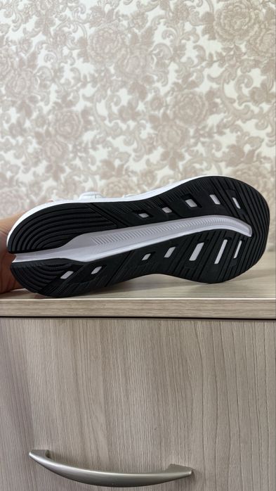 Кроссовки adidas оргинал