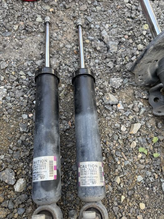 Задни амортисьори за Ford Mustang VI след 2015г.