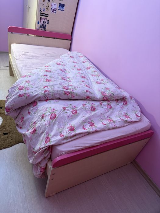 Легло+1
Едно основно и едно, което се вади отдолу+два матрака