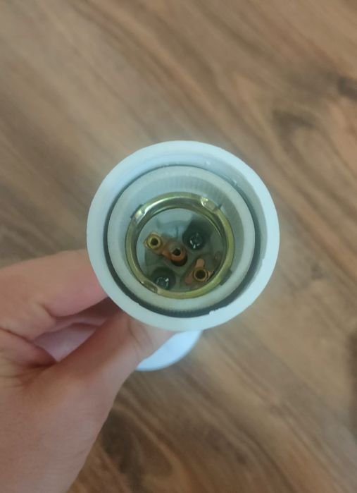 Продам плафоны по лампочки