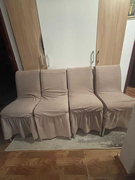 Продам стулья с чехлом