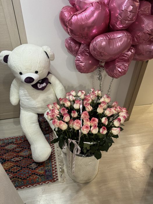 Свежая 51 роза в каробке