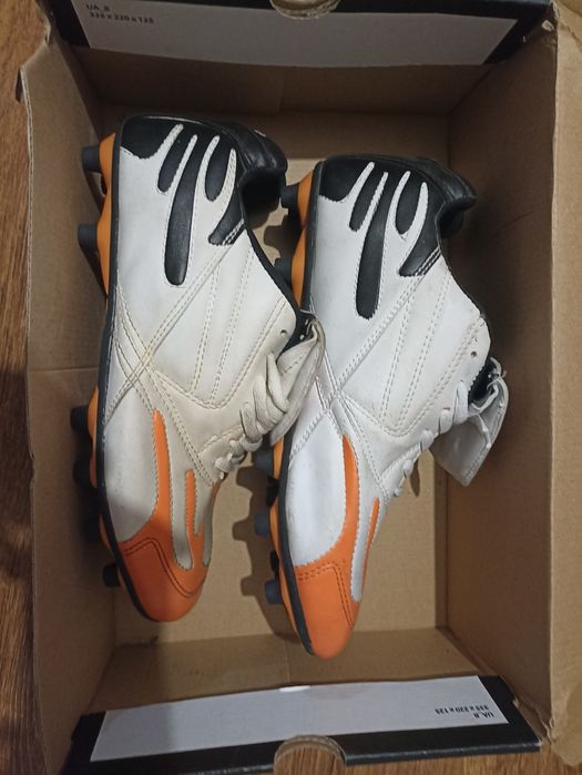 Бутсы футбольные