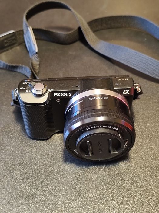 Sony A5000 + 3 обектива (само на 8456 кадъра!) + CPL филтри