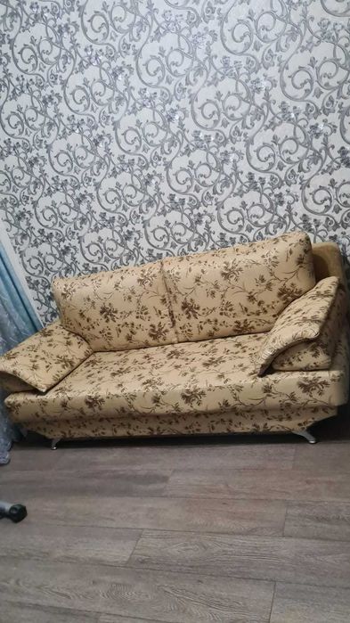 Продаётся мягкая мебель 3 шт,