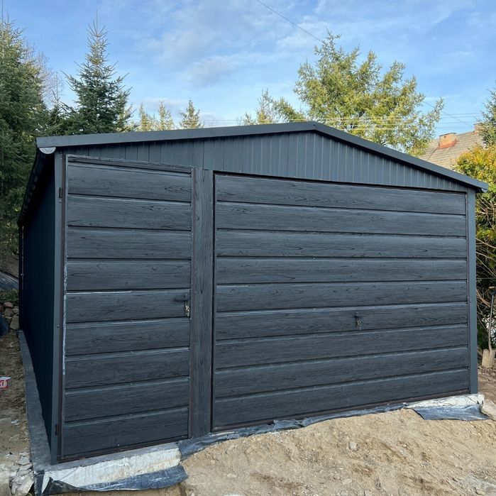 Facem garaje auto din panouri sandwich structura metalică