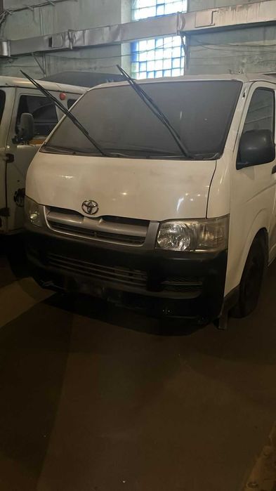 Автомобиль "ТОЙОТА HI-ACE"
