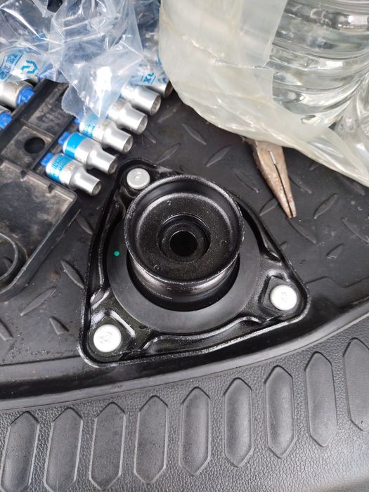 Опора амортизатора