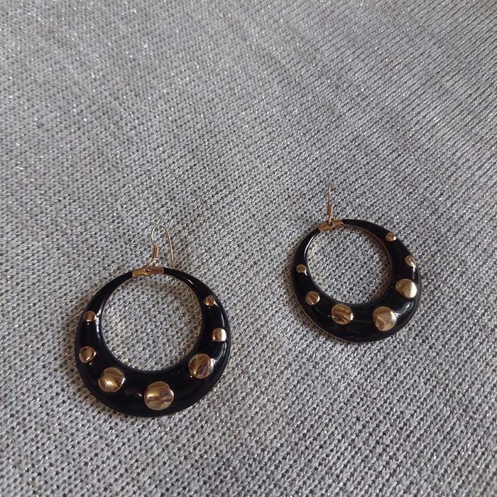 Продам серьги ////