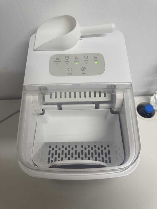 Ледогенератор Adler AD-8800, 105W, 12кг/24ч, 1.4L резервоар, Тъч панел, R600a агент, 2 размера на ледчета, Бял