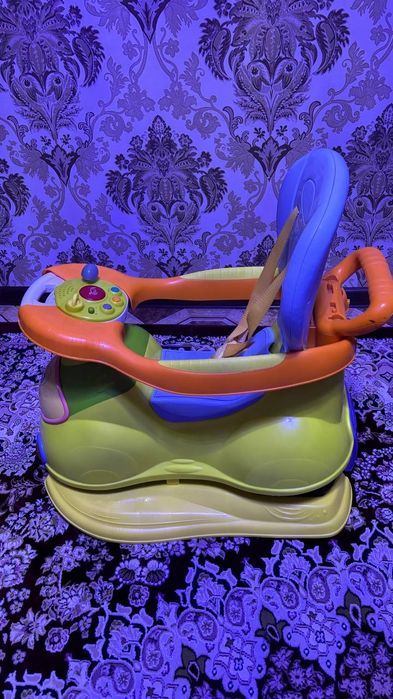 Продаётся брендовая детская машина  chicco музыкальная