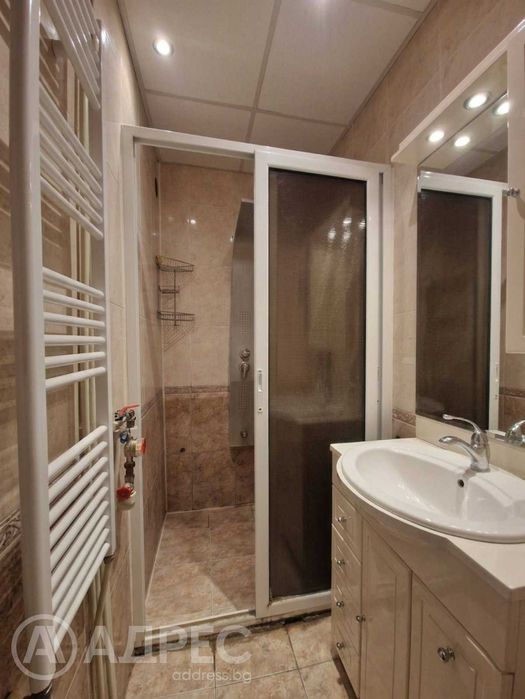 Тристаен апартамент, Център, 82 кв.м., ет. 5, ТЕЦ, тухла, обзаведен