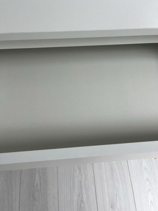 Козметична тоалетка с холивудско огледало