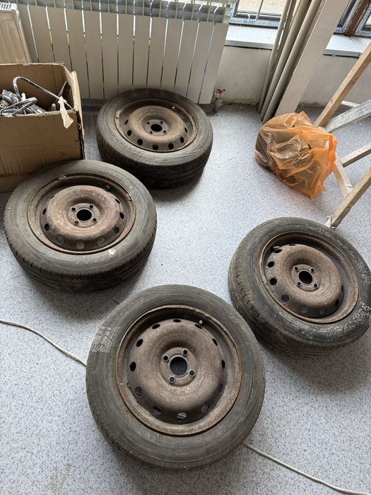 Диски с шинами штампованные