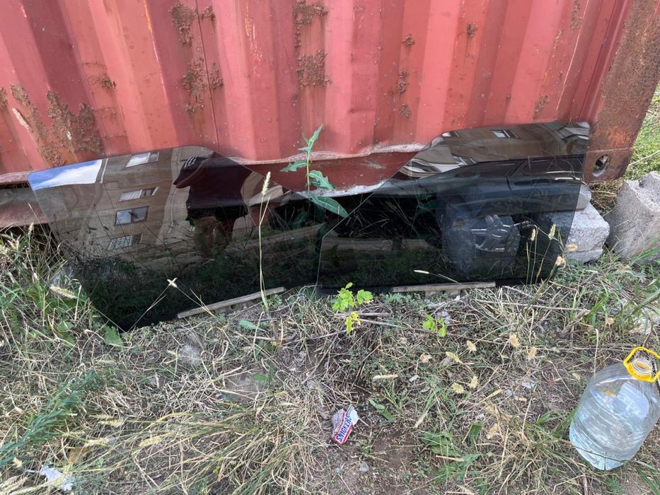 Продаю боковые стекла на ваз2114