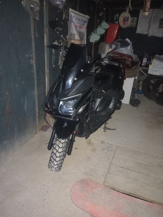 Транспорт скутер