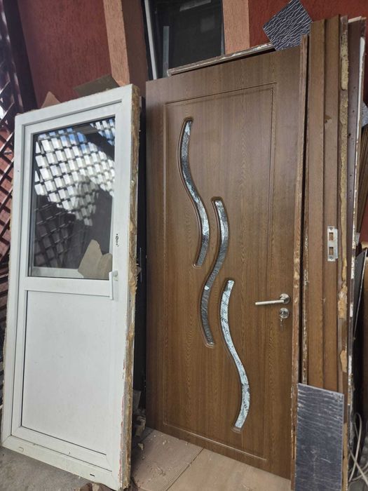 Vând uși și ferestre din pvc,uși mdf fără toc