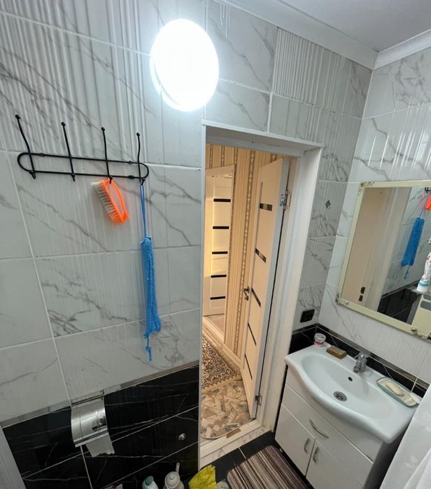 Продаётся 1 к кв на 8 мкр