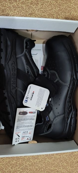 Продам спец обувь Техноавиа/Cofra