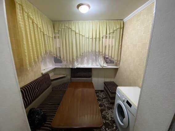 Сдается З комнатный дом с двором 300 у.е.