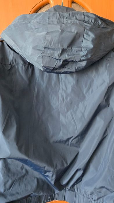 Продам фирменную ветровку