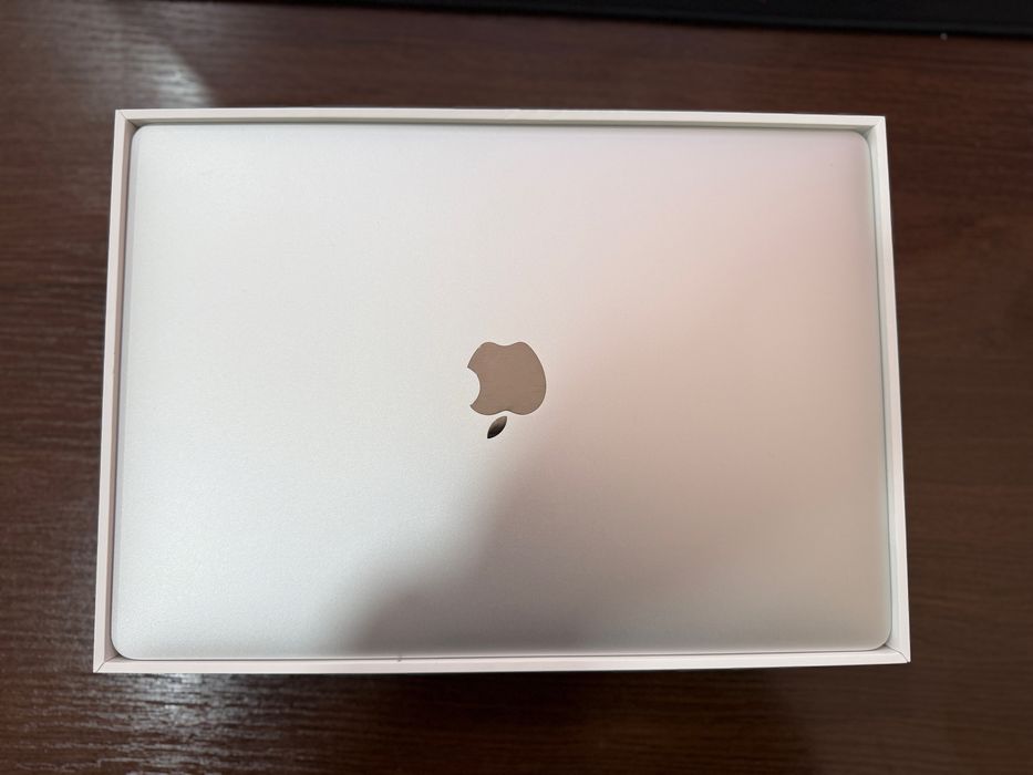 MacBook M1 256/8
