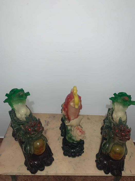 Statuie cu tenta chinezeasca dragon