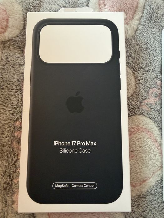 Продавам оригинални калъфи за Iphone 17 pro и 17 pro max-40евро