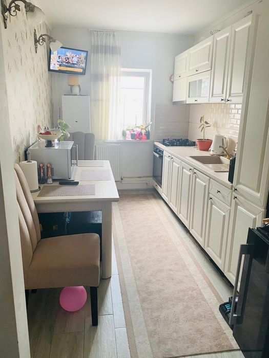 Vand apartament 3 camere decomandat