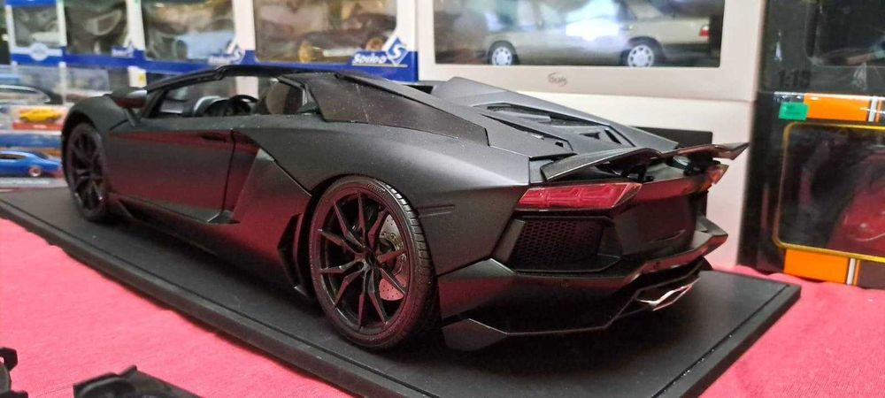 Pocher Lamborghini Aventador 1:8 – kit premium