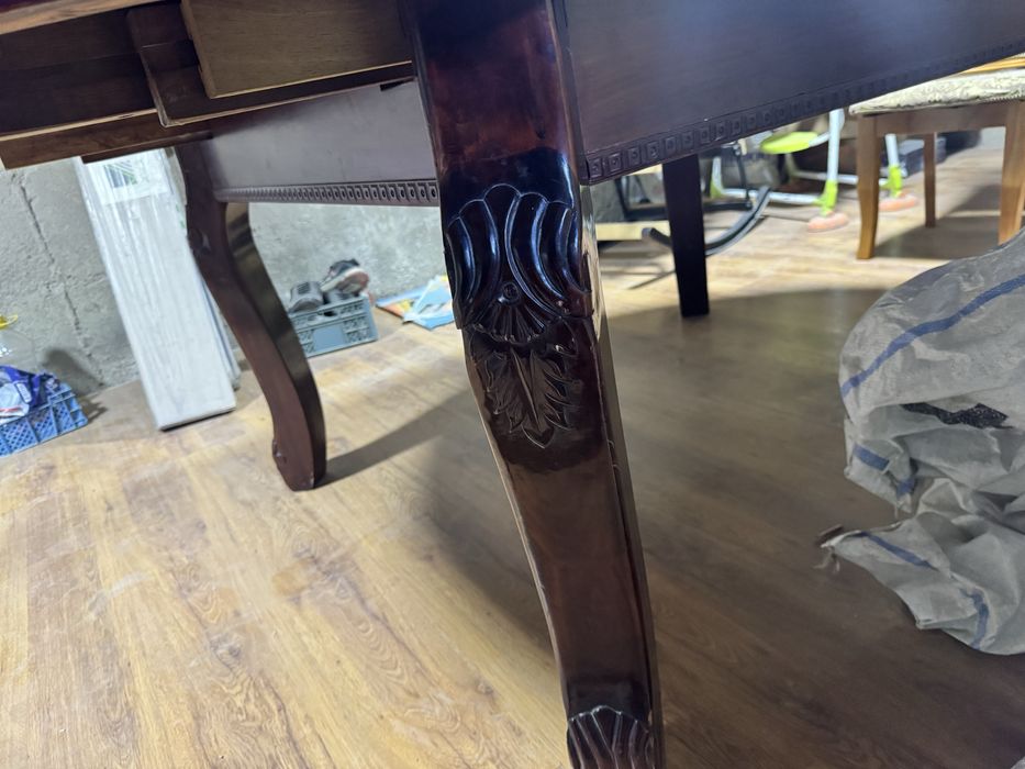 Стол гостиный и стулья