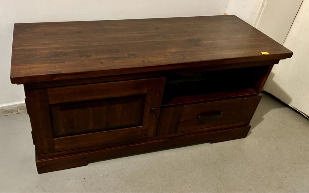 Масивен ТВ шкаф Холандия