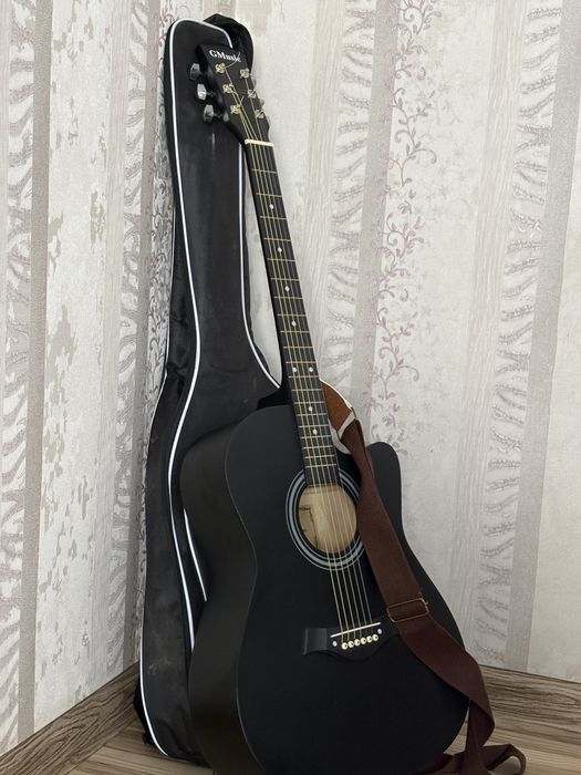 Срочна продается гитара акустика!!!