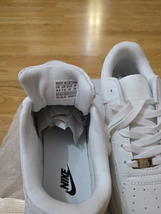 Vand air force 1 albi