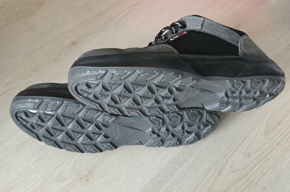Adidasi de munca cu protectie (bombeu metalic) santier constructii