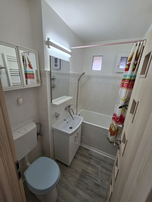 Vand garsoniera decomandata langa piata astra