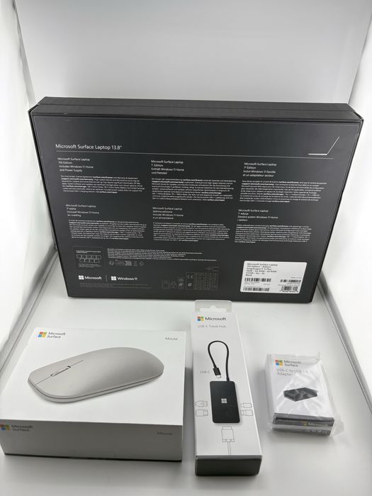 Microsoft surface Laptop 13.8 inch. 512gb Ram, 2025, SIGILAT