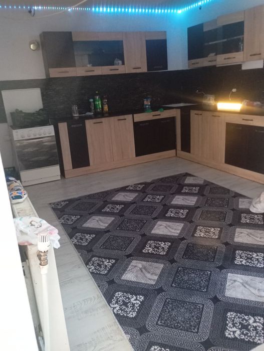 Închiriez casa in cernele