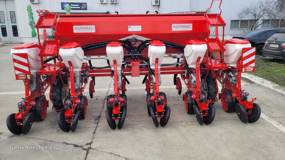 AGRIMAC - Semanatoare de porumb cu bazin 1300 l si Calculator