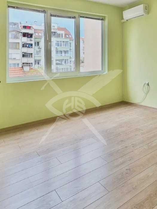 Дава се под наем Двустаен апартамент в Бургас, Възраждане - 57 кв.м за 124320 € - Снимка #1