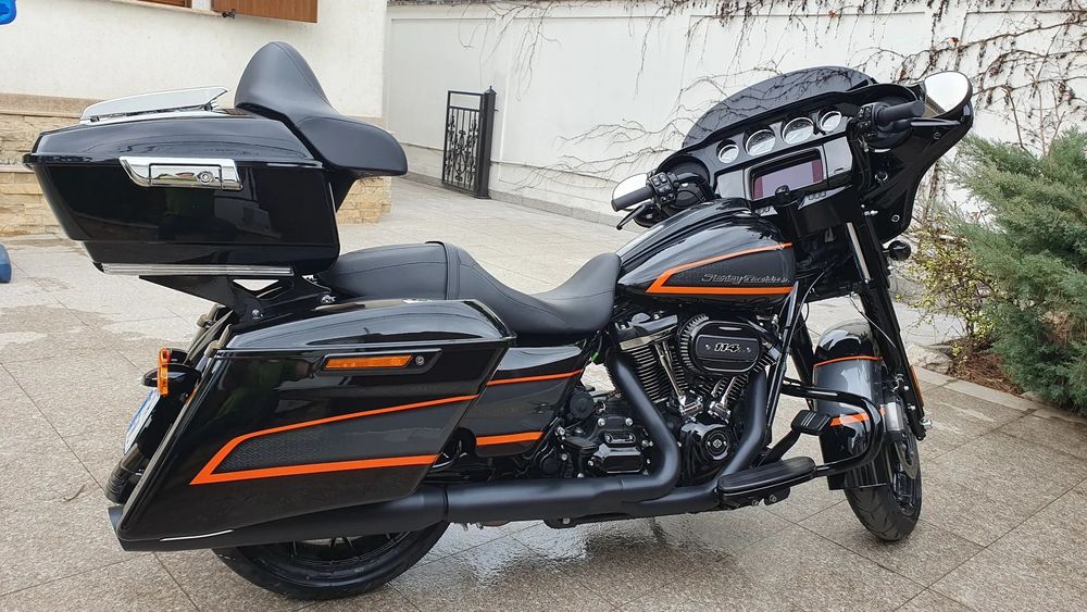 Harley-Davidson S Street Glide Special primul proprietar , starea perfect, bateri noua, model unic in Romania