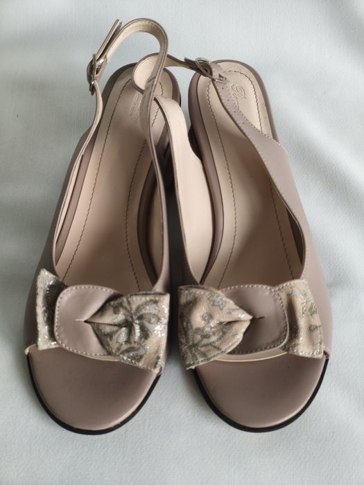 Roxanne, нови сандали естествена кожа, номер 39