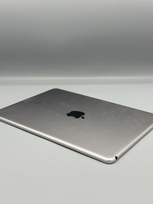 iPad Air 2 (2014) | 64 GB | 2 GB RAM | MDM | Space Grey