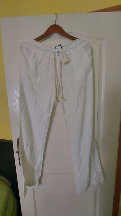 Бели маркови дънки