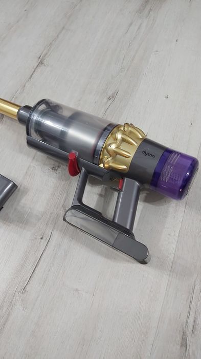 Aspirator vertical Dyson v11 Absolute Pro Gold