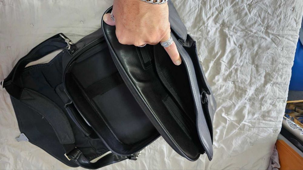 Кожена чанта за лаптоп Asus