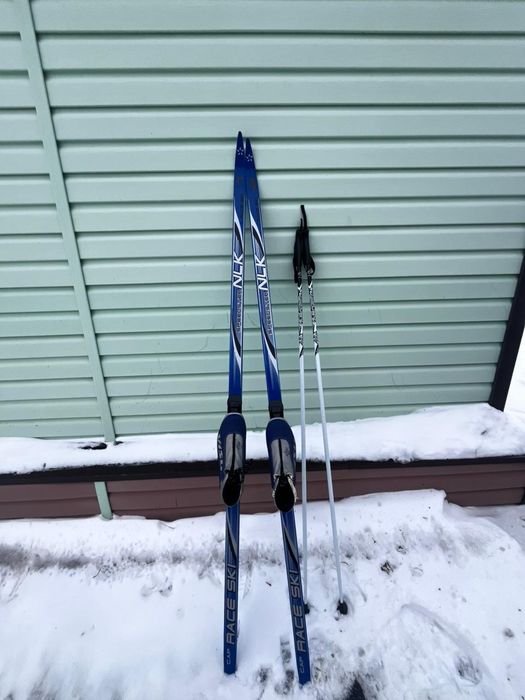 Продам лыжи и коньки