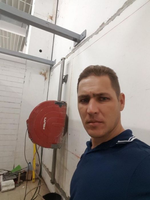 Taiat beton armat demolat gauri hote cu carota diamantata